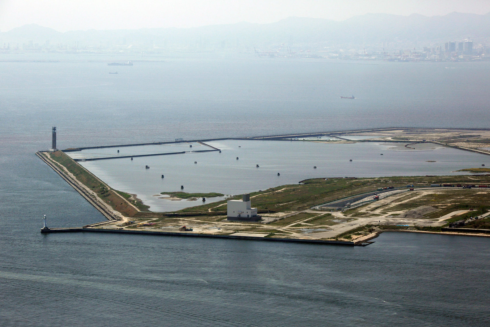 日本政府2013年12月向国会提呈赌场法案后，大阪随即提议在大阪湾填海而成的岛屿“梦洲”建赌场。（彭博社）